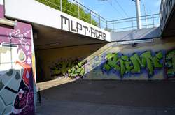 Unterführung an der Haltestelle Markstraße mit Graffiti (2)