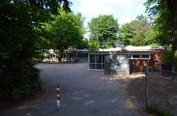Pavillon und Schulhof der Grundschule Waldschule, Bochum