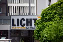 Leuchtreklame des Licht Bazar Licht Hoch Drei in Bochum, Wittener Straße