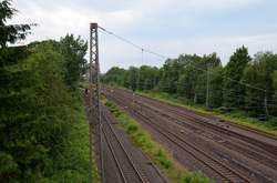 Blick von der Lohringbrücke auf die Bahngleise