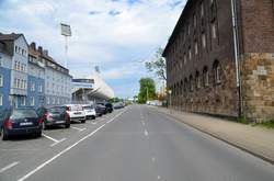 Castroper Straße, Ruhrstadion und Polizeigebäude